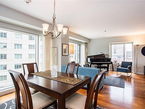 Building Photo - "Chic 1-Bedroom Urban Retreat with Granite...