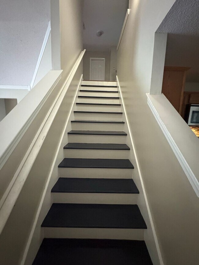 Building Photo - Spacious and well-maintained home located in the heart of Arlington!