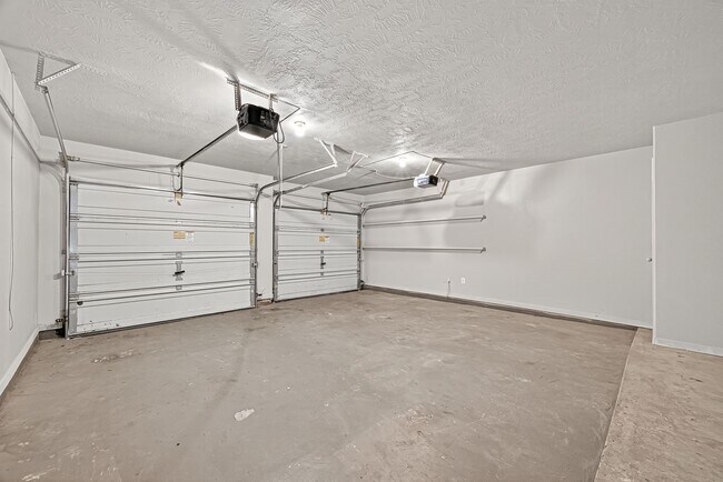 Building Photo - 24615 Amberleaf Ct