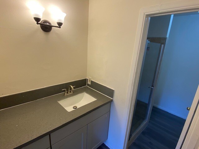 Building Photo - 5460 White Oak Ave