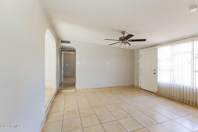 Building Photo - 6821 N 61st Ave