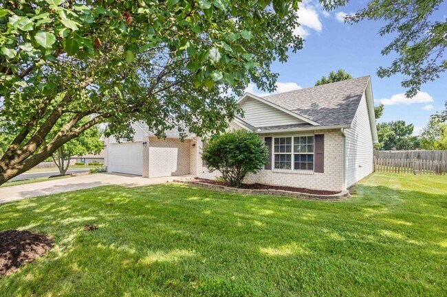 Building Photo - 5703 Candlewood Dr