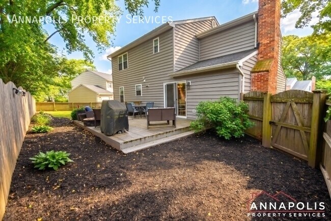 Building Photo - 552 Benforest Dr