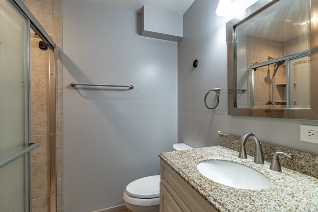 Building Photo - 403 Shadow Creek Dr