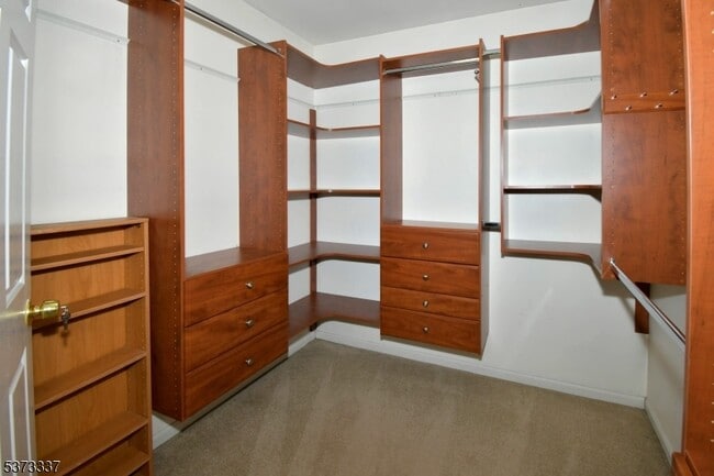 Building Photo - 65 Vones Ln