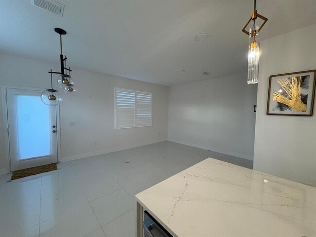 Building Photo - 16001 Grafton Wy