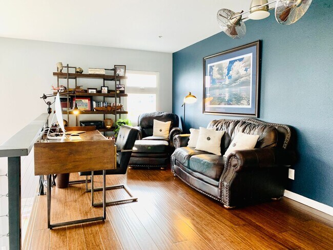 Building Photo - Live in the Heart of Little Italy! GORGEOUS 2BD/2BA Condo w/ Loft!