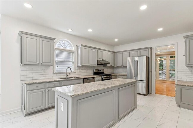 Building Photo - 3740 Ashford Point