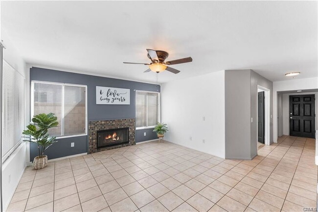 Building Photo - 39566 Dunbar St