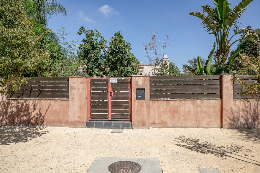 Building Photo - 18605 Valerio St