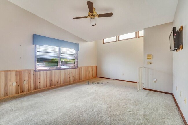 Building Photo - 5060 Porpoise Pl