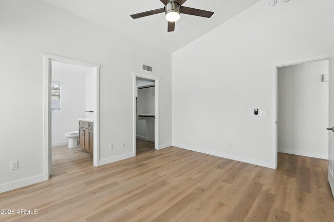 Building Photo - 9829 W Mohawk Ln
