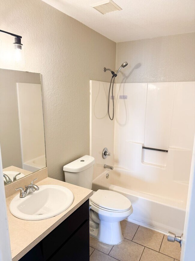 Building Photo - Available 7/21/2025 Beautiful 1 story, 4 b...