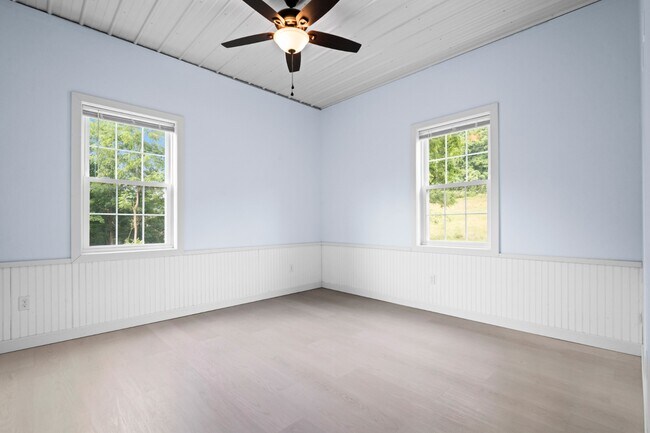 Building Photo - 7795 Loches Rd