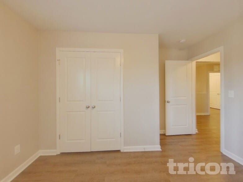 Building Photo - 3313 Pikes Peak Dr