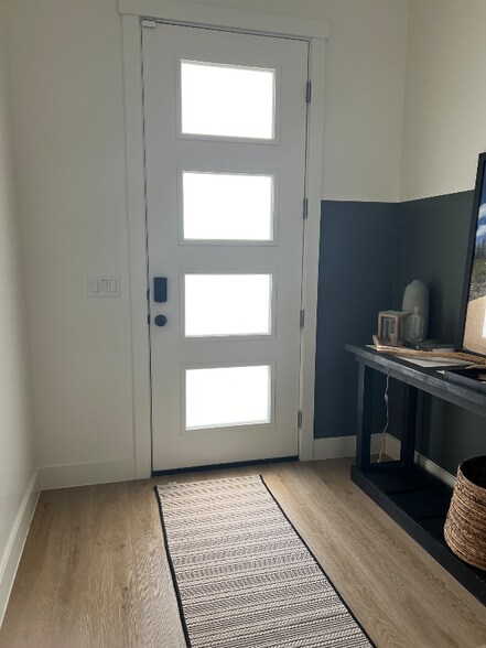 Building Photo - 2998 Photinia Dr