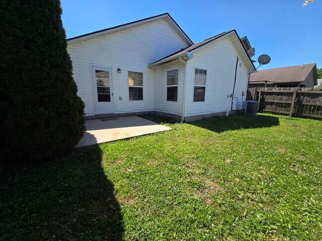 Building Photo - 209 Lucille Dr