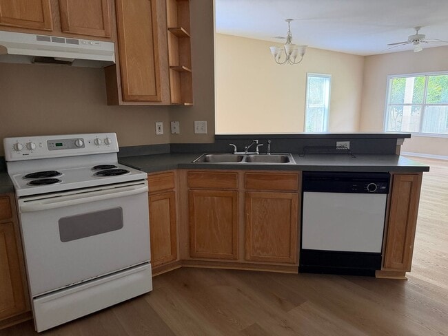 Building Photo - Fully Renovated 2 Bedroom/ 2 Bathroom Home with Garage-Village at Old Towne