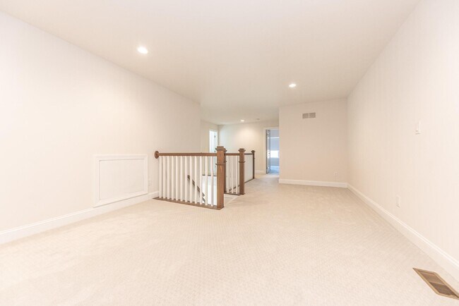Building Photo - 3341 Roseford Blvd