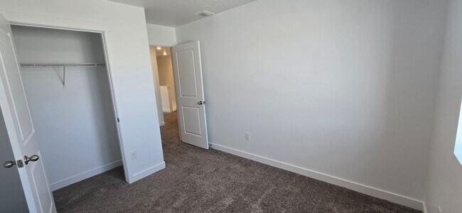 Building Photo - 1208 Summit Ridge Pkwy