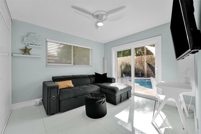 Building Photo - 640 NW 30th St