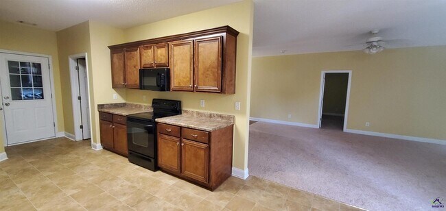 Building Photo - 213 Merlot Dr