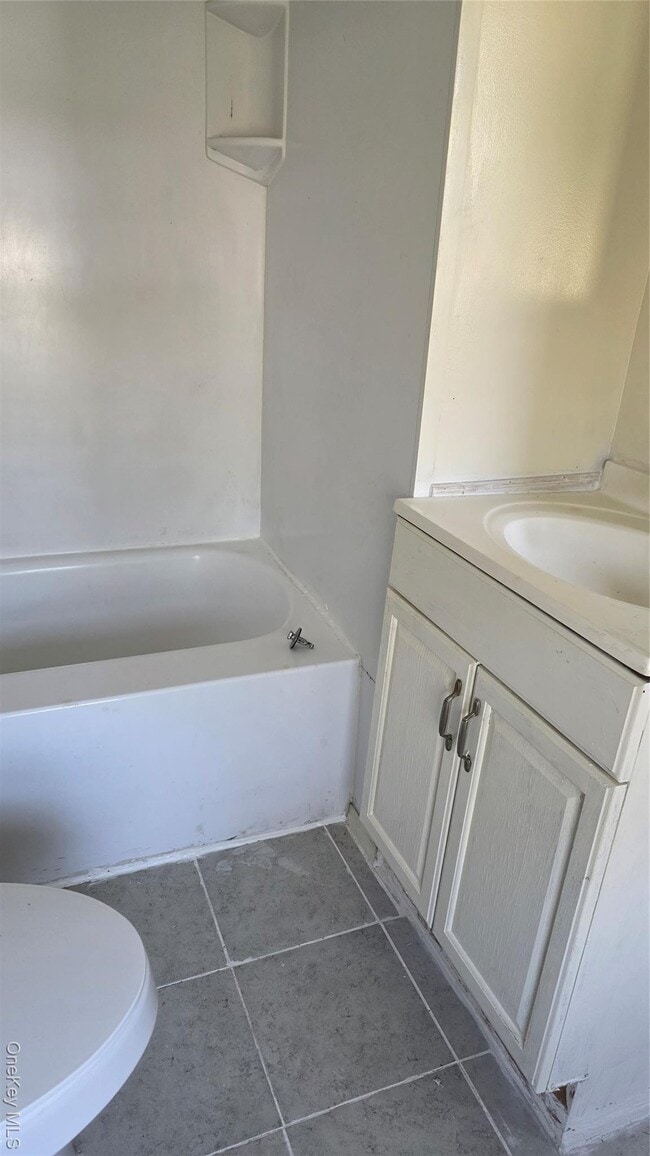 Building Photo - 76 Church St