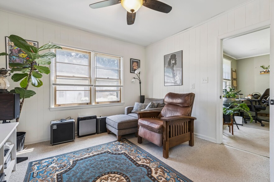 Building Photo - 5508 Crestland Ave