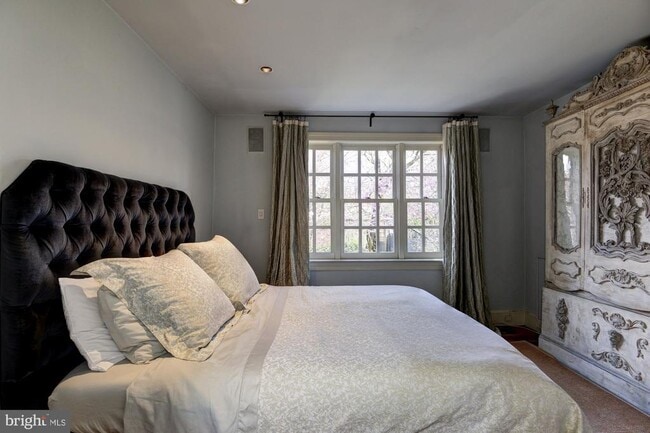 Building Photo - 3249 O St NW