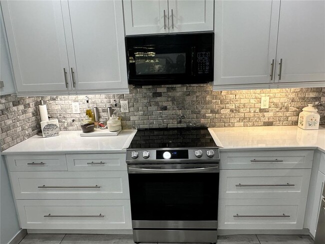 Building Photo - 4803 Apple Blossom Ln