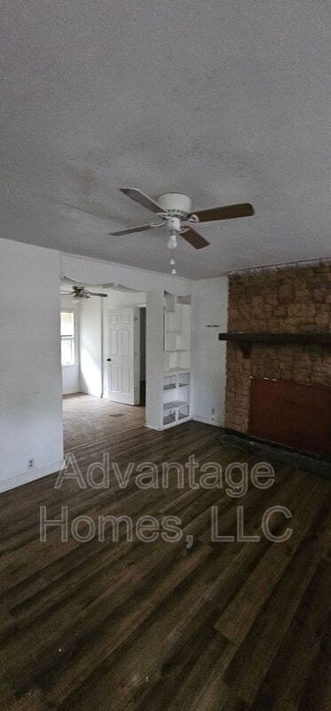 Building Photo - 11221 Palmer Ave