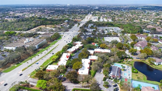 Building Photo - 8600 NW 34th Pl