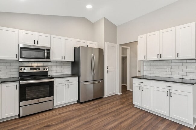 Building Photo - 1300 Timbercrest Dr