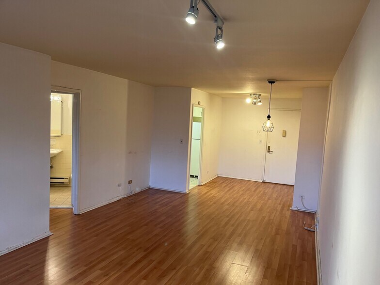 main living room - 1600 Hagys Ford Rd N