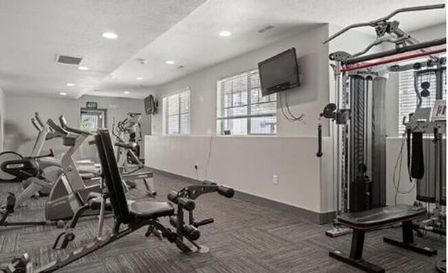 Building Photo - Gorgeous Provo Townhome