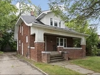 Building Photo - 718 N Chevrolet Ave