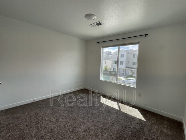 Building Photo - 1088 Waterway Ln