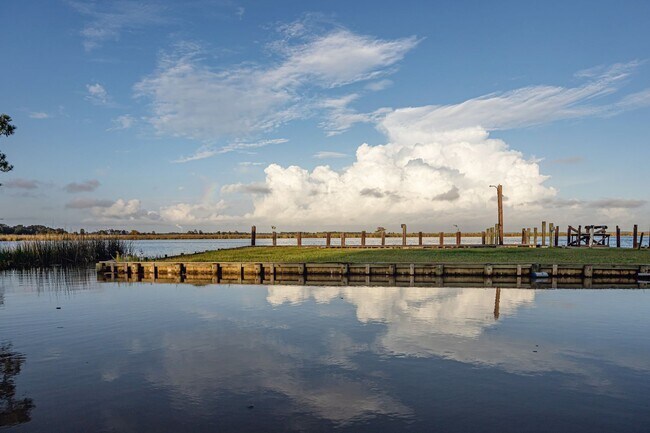 Building Photo - 1102 Stanfield Point Rd