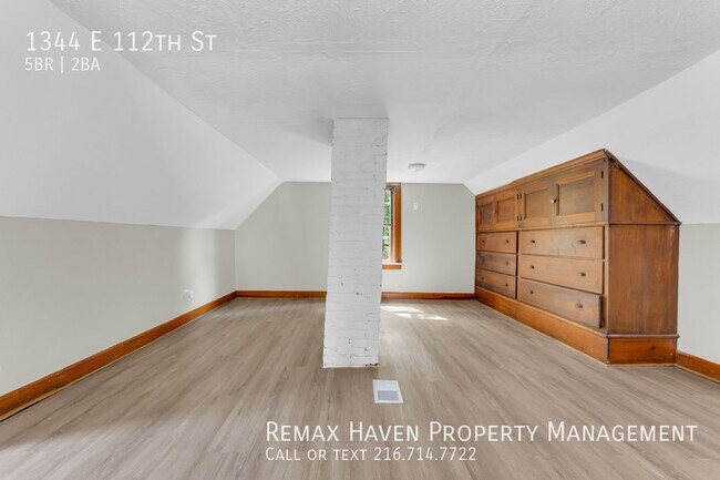 Building Photo - 1344 E 112th St