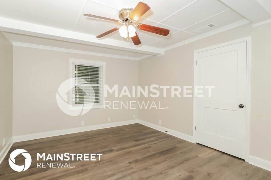 Building Photo - 66 Seminole Rd NE