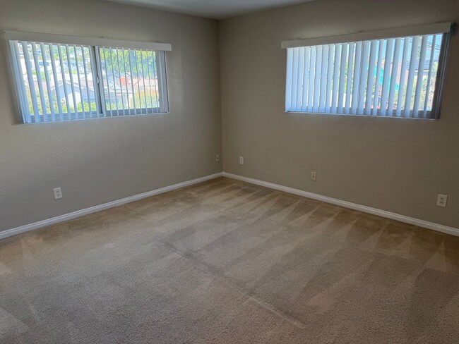 Building Photo - 1514 Chalcedony-