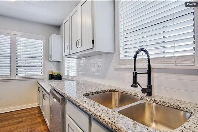 Building Photo - TAKE A LOOK AT YOUR NEW HOME COMING AVAILABLE