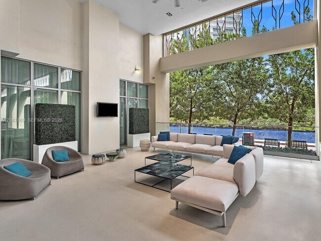 Building Photo - 300 Sunny Isles Blvd
