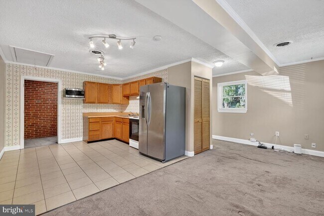 Building Photo - 6013 Neilwood Dr
