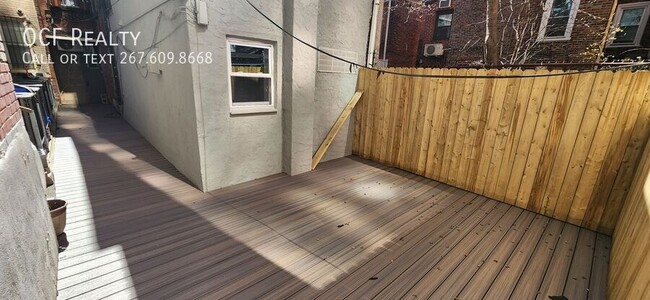 Building Photo - 1413 Lombard St
