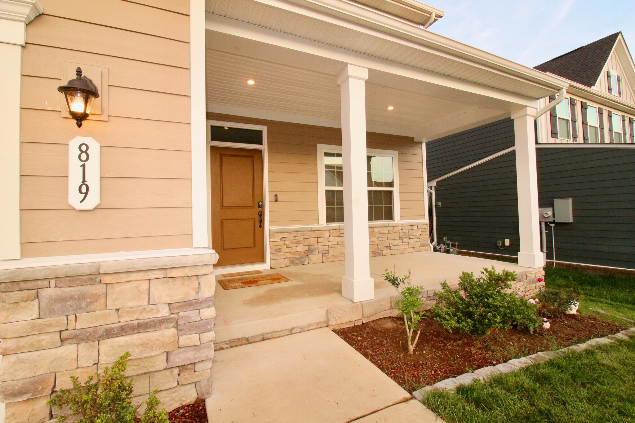 Building Photo - 819 Dean Dr