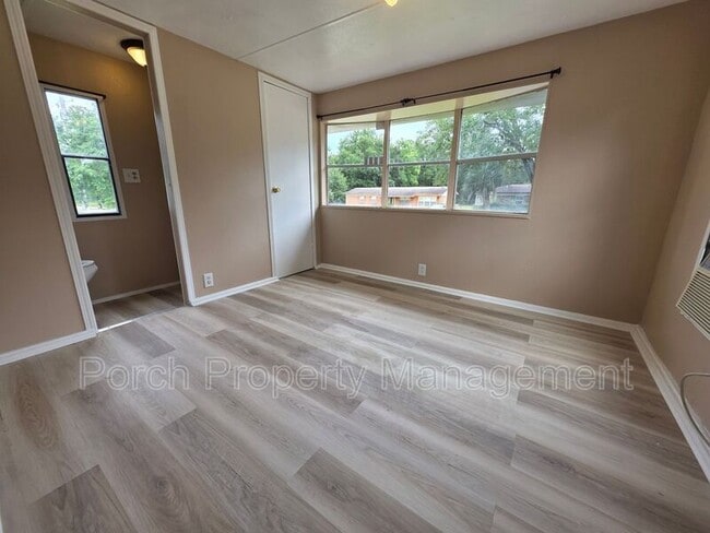 Building Photo - 1207 Mills Ave