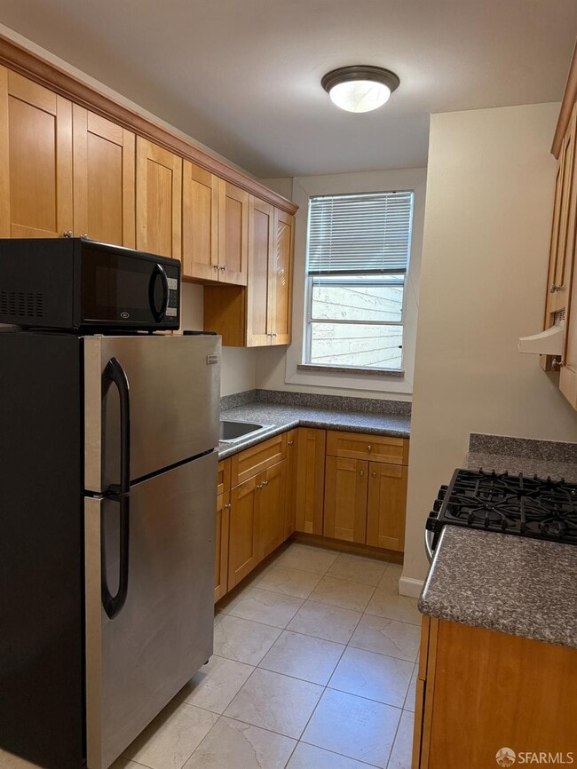 Building Photo - 3315 Steiner St
