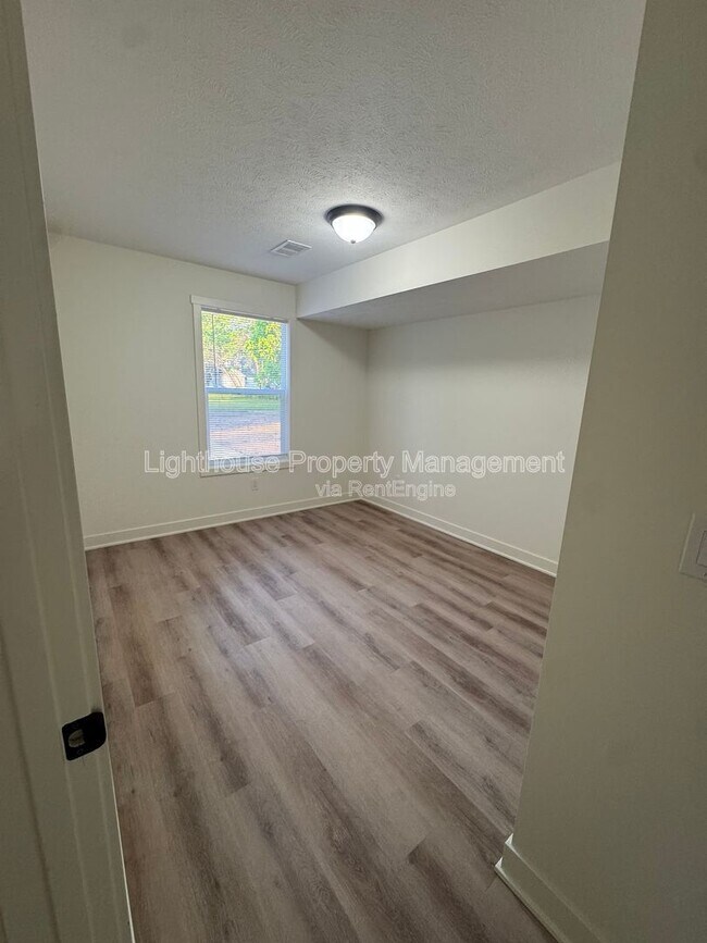Building Photo - 313 Orchard Ave