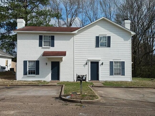 Building Photo - 1002 Jamestown Way